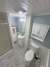 395 Saint John St, Unit Upstairs in Portland, ME - Building Photo - Building Photo