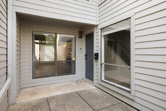 111 World of Tennis Sq in Lakeway, TX - Building Photo - Building Photo