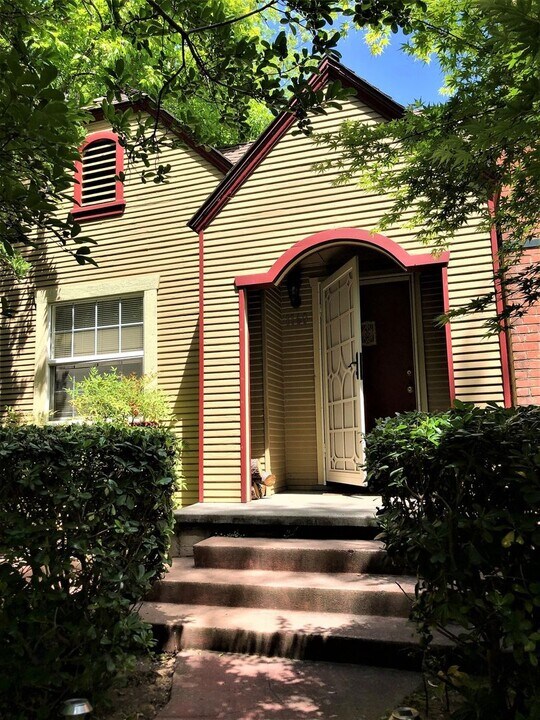 1160 Palm Ave in Chico, CA - Building Photo