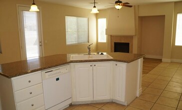 518 Center Green Dr in Las Vegas, NV - Building Photo - Building Photo