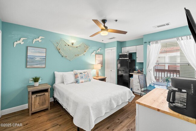 8730 Thomas Dr in Panama City Beach, FL - Building Photo - Building Photo