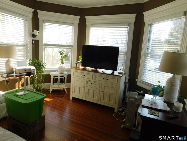 195 Pequot Ave in New London, CT - Building Photo - Building Photo