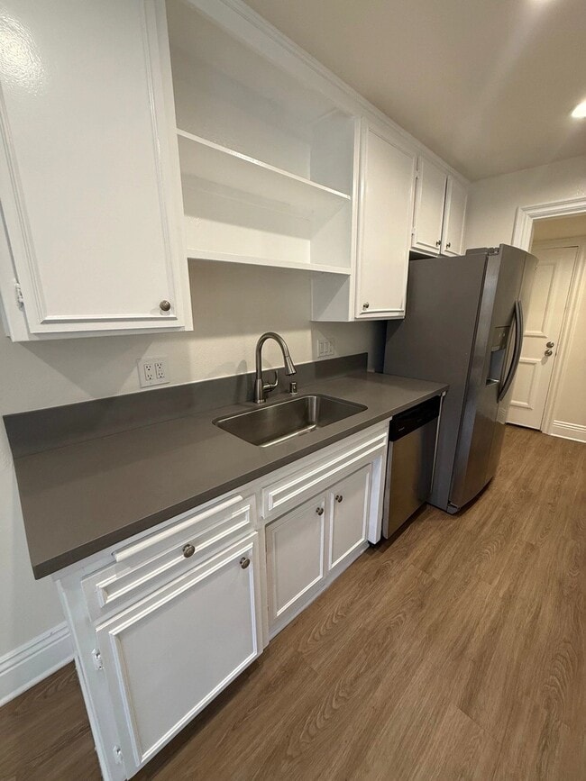 1940 Malcolm Ave, Unit 101 in Los Angeles, CA - Building Photo - Building Photo