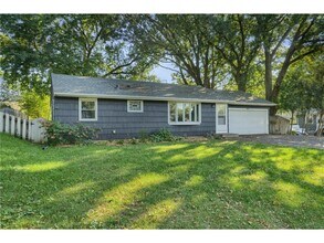 2586 Martin Way in White Bear Lake, MN - Building Photo - Building Photo