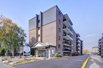 Willow Road Apartments in Guelph, ON - Building Photo - Building Photo