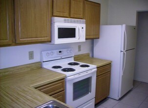 Otter Run Apartments in Atlantic Beach, FL - Building Photo - Interior Photo