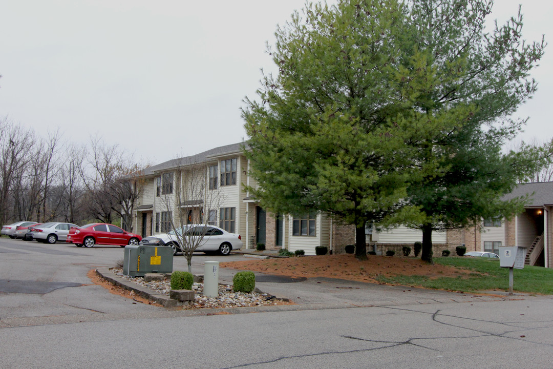 146 Skyline View Dr in Collinsville, IL - Building Photo