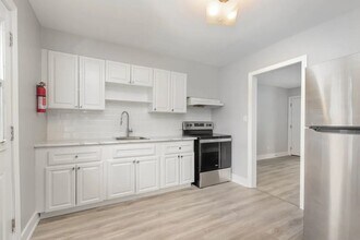 1247 Clonsilla Ave in Peterborough, ON - Building Photo - Building Photo