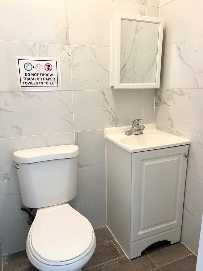 156 Petrus Ave in Staten Island, NY - Building Photo - Building Photo