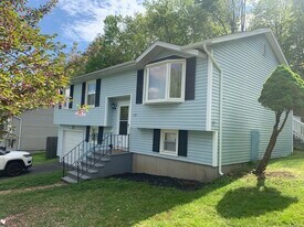 330 Morning Dove Rd in Naugatuck, CT - Building Photo