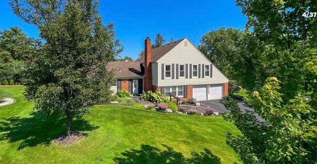 5285 Hardwoods Dr in West Bloomfield Township, MI - Building Photo - Building Photo