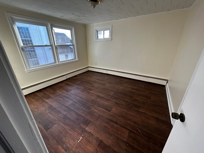 238 Main St, Unit Apt# B in Durham, CT - Foto de edificio - Building Photo