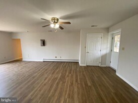 2063 Hill Rd in Perkiomenville, PA - Building Photo