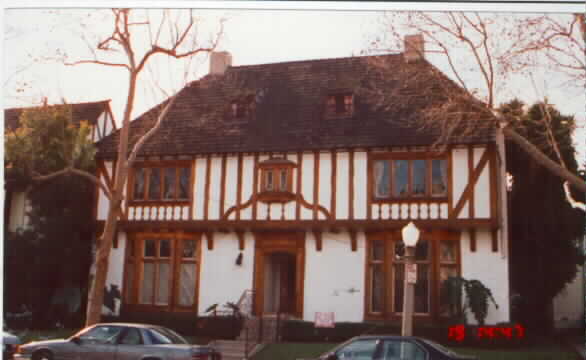 Sherwood Arms Apartments in Los Angeles, CA - Building Photo