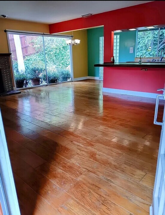 3392 Barham Blvd in Los Angeles, CA - Building Photo