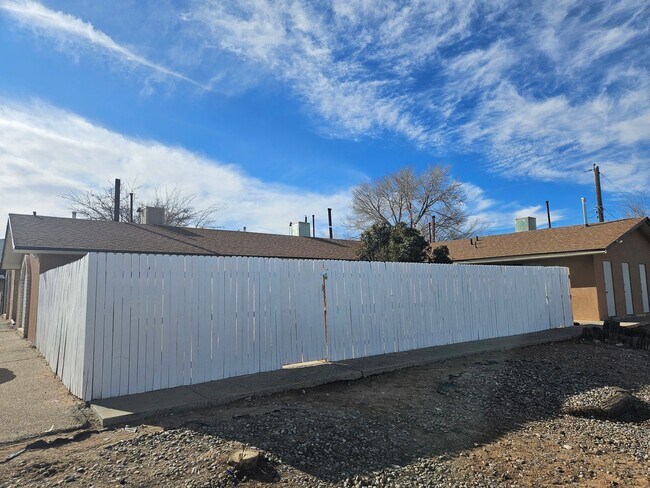 3313 Wellesley Ct NE in Albuquerque, NM - Building Photo - Building Photo