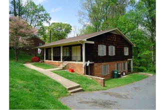 13 E J Street in Newton, NC - Building Photo - Building Photo