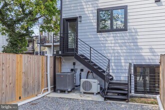 722 Kenyon St NW in Washington, DC - Building Photo - Building Photo