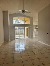 9452 Verona Lakes Blvd in Boynton Beach, FL - Foto de edificio - Building Photo
