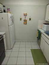 4670 W 13th Ln-Unit -305 in Hialeah, FL - Building Photo - Building Photo
