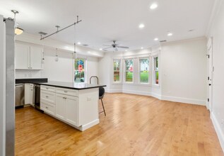 82 Highland Ave, Unit 2 in Somerville, MA - Building Photo - Building Photo