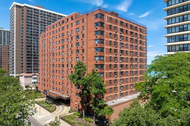 Beachside Apartments in Chicago, IL - Foto de edificio - Building Photo