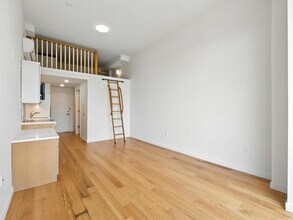 333 Newark Ave in Jersey City, NJ - Building Photo - Building Photo