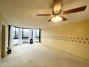 5090 Likini St in Honolulu, HI - Building Photo - Building Photo