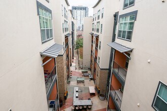 21 Pearl in Austin, TX - Foto de edificio - Building Photo