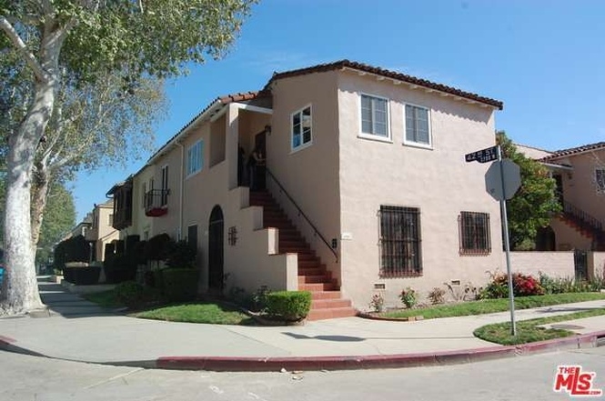 4200 6th Ave in Los Angeles, CA - Building Photo