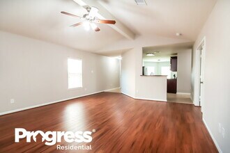 12066 Quartersawn Ln in Pinehurst, TX - Building Photo - Building Photo