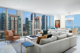 363 E Wacker Dr in Chicago, IL - Building Photo - Building Photo