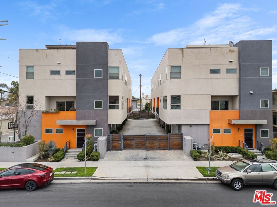 6066 Pickford St in Los Angeles, CA - Building Photo