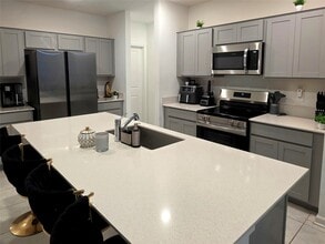 235 Hayley St in Winter Haven, FL - Building Photo - Building Photo