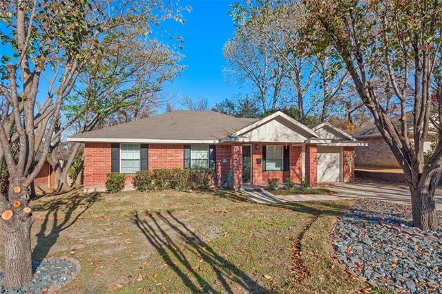 2315 Dorrington Dr in Dallas, TX - Building Photo
