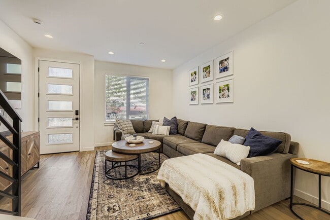 4205 SW Raymond St in Seattle, WA - Building Photo - Building Photo
