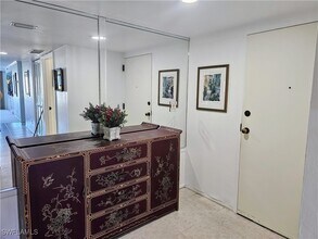 5260 S Landings Dr in Ft. Myers, FL - Building Photo - Building Photo