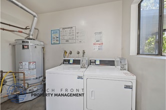 2135 Santa Fe Ave. in Long Beach, CA - Foto de edificio - Building Photo