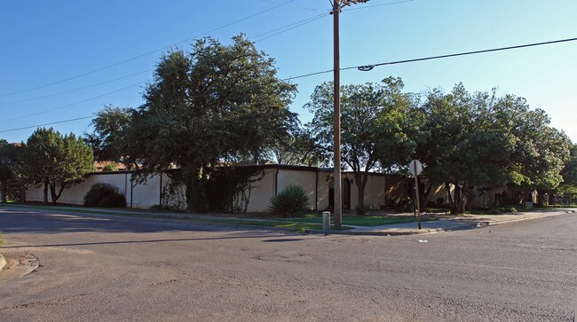 5002-5009 27th St in Lubbock, TX - Foto de edificio - Building Photo