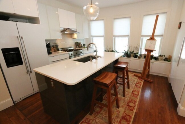 45 Putnam Ave, Unit 1 in Cambridge, MA - Foto de edificio - Building Photo