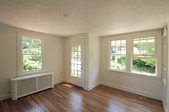 8009 St Lawrence Ave, Unit 8009 in Swissvale, PA - Foto de edificio - Building Photo