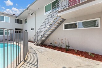 Huntington Villas in South Pasadena, CA - Building Photo - Building Photo