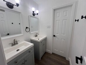 450 Shady Bluff Dr in Wimberley, TX - Building Photo - Building Photo