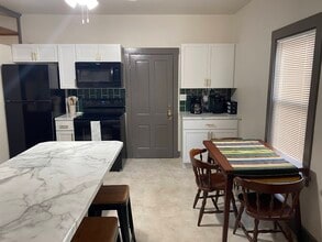 2103 13th Ave, Unit Main in Kearney, NE - Building Photo - Building Photo
