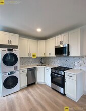 113 Orleans St, Unit 7 in Boston, MA - Building Photo - Building Photo