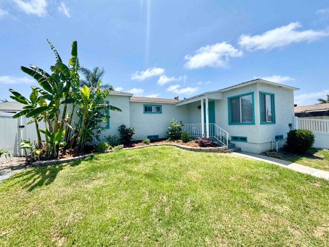 5075 Monroe Ave in San Diego, CA - Building Photo - Building Photo