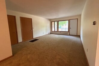 2402 Fremont Ave in Madison, WI - Building Photo - Building Photo