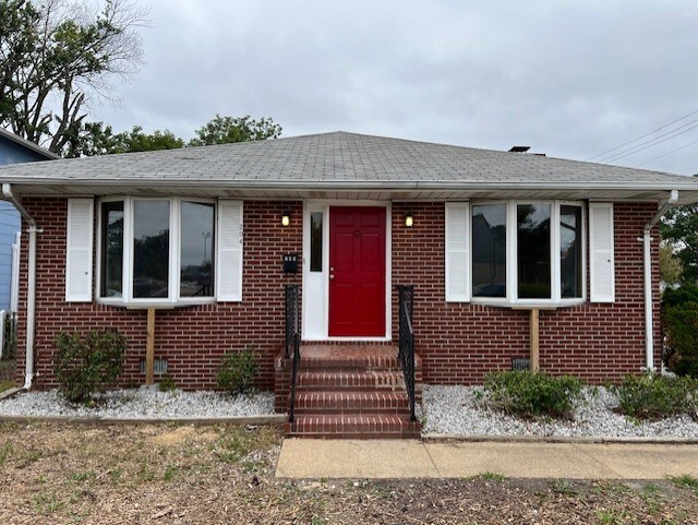 204 Lincoln St in Hampton, VA - Building Photo