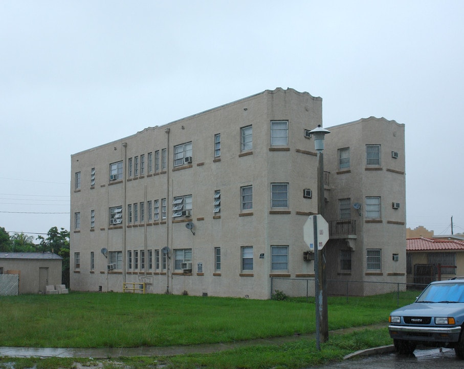 2-Building Multifamily Portfolio Auction Sale in Miami, FL - Foto de edificio