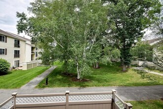 15 Village Way, Unit 8 in Natick, MA - Building Photo - Building Photo